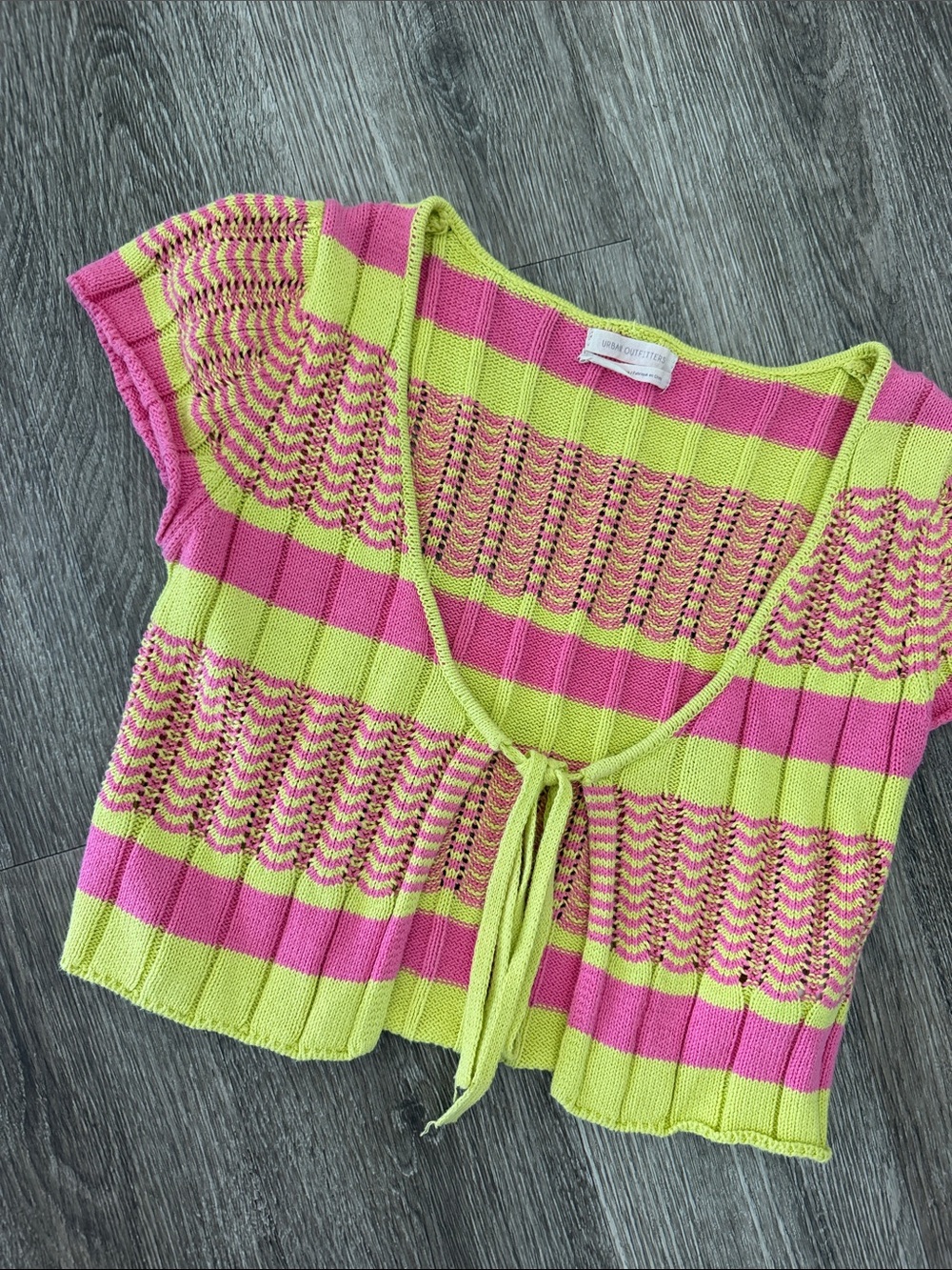 Urban Outfitters cropped short sleeve knit sweater top striped yellow pink small